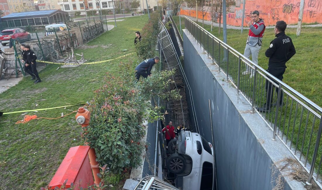 İstanbul Bahçelievler’de meydana gelen kazada, otopark içinde seyir halinde olan