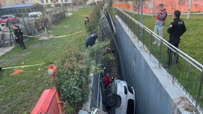 İstanbul Bahçelievler’de meydana gelen kazada, otopark içinde seyir halinde olan