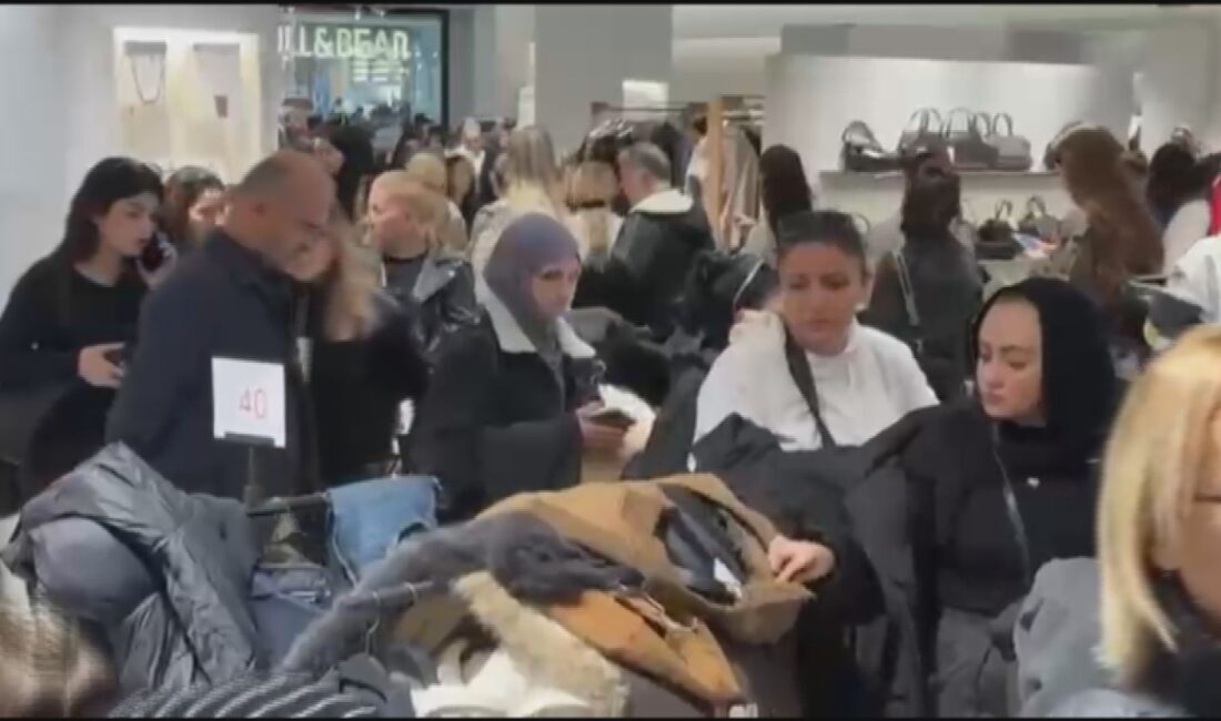Black Friday indirimlerinin başlamasıyla birçok mağazada yüzde 50’ye varan kampanyalar