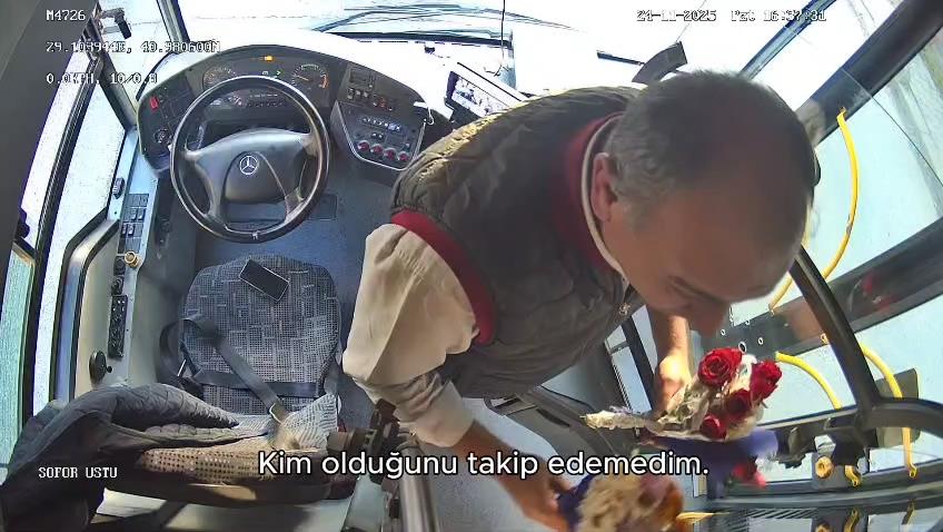 Bir otobüs şoförü, 24 Kasım Öğretmenler Günü’nde yolculuk yapan iki