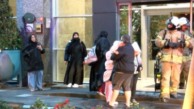 Giriş kattaki odada çıkan yangın nedeniyle otelde yoğun duman oluştu,