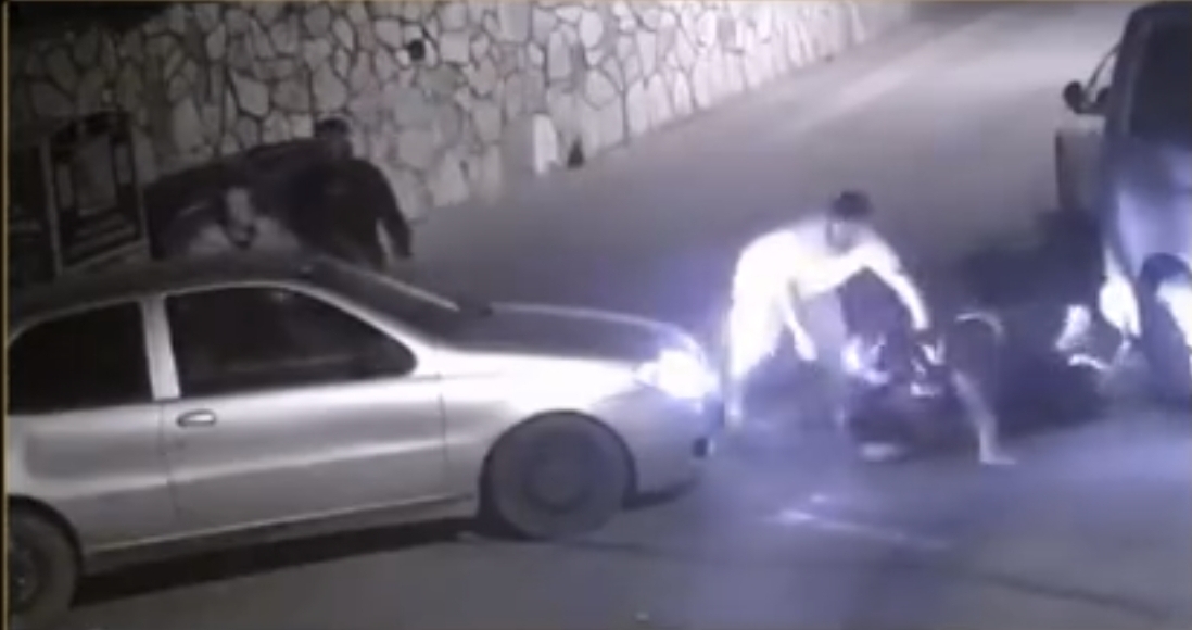 İstanbul Üsküdar Kandilli Mahallesi’nde yol verme nedeniyle çıkan tartışma, sürücüler