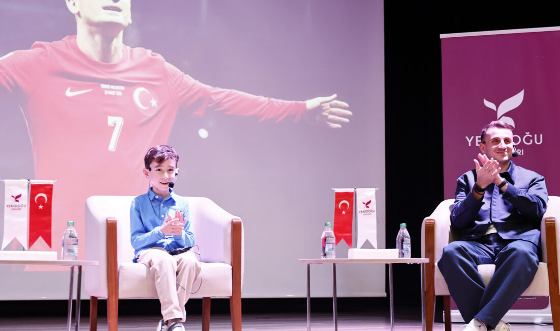 Fenerbahçe’nin yıldız futbolcusu Kerem Aktürkoğlu, okul başkanlığına seçilen 3. sınıf