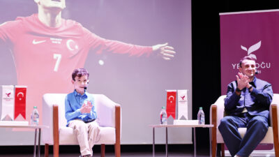 Fenerbahçe’nin yıldız futbolcusu Kerem Aktürkoğlu, okul başkanlığına seçilen 3. sınıf