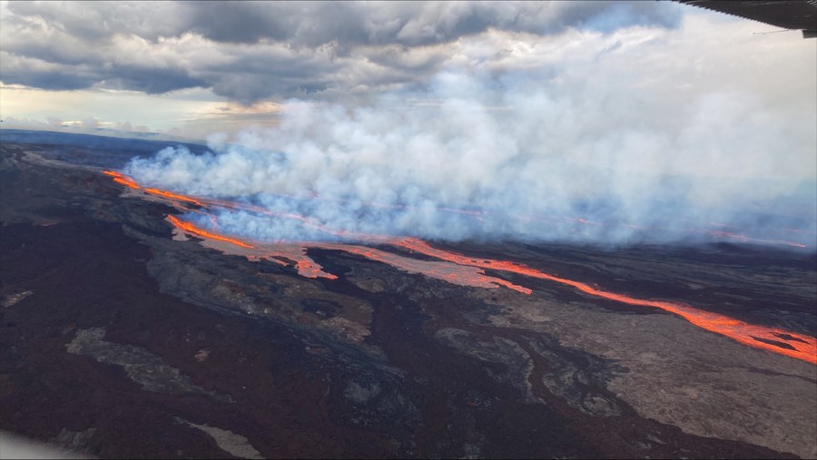 Hawaii’deki Kilauea Yanardağı yeniden lav püskürtmeye başladı. USGS, önümüzdeki günlerde