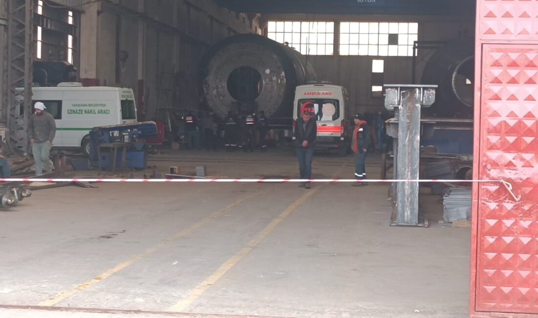 Kırıkkale’de endüstriyel ekipman üretim tesisinde 3 tonluk sac levhanın kayması