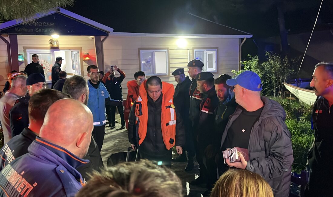 Kandıra Sahil Güvenlik Komutanlığı - Ambulans ve sağlık ekipleri kıyıda