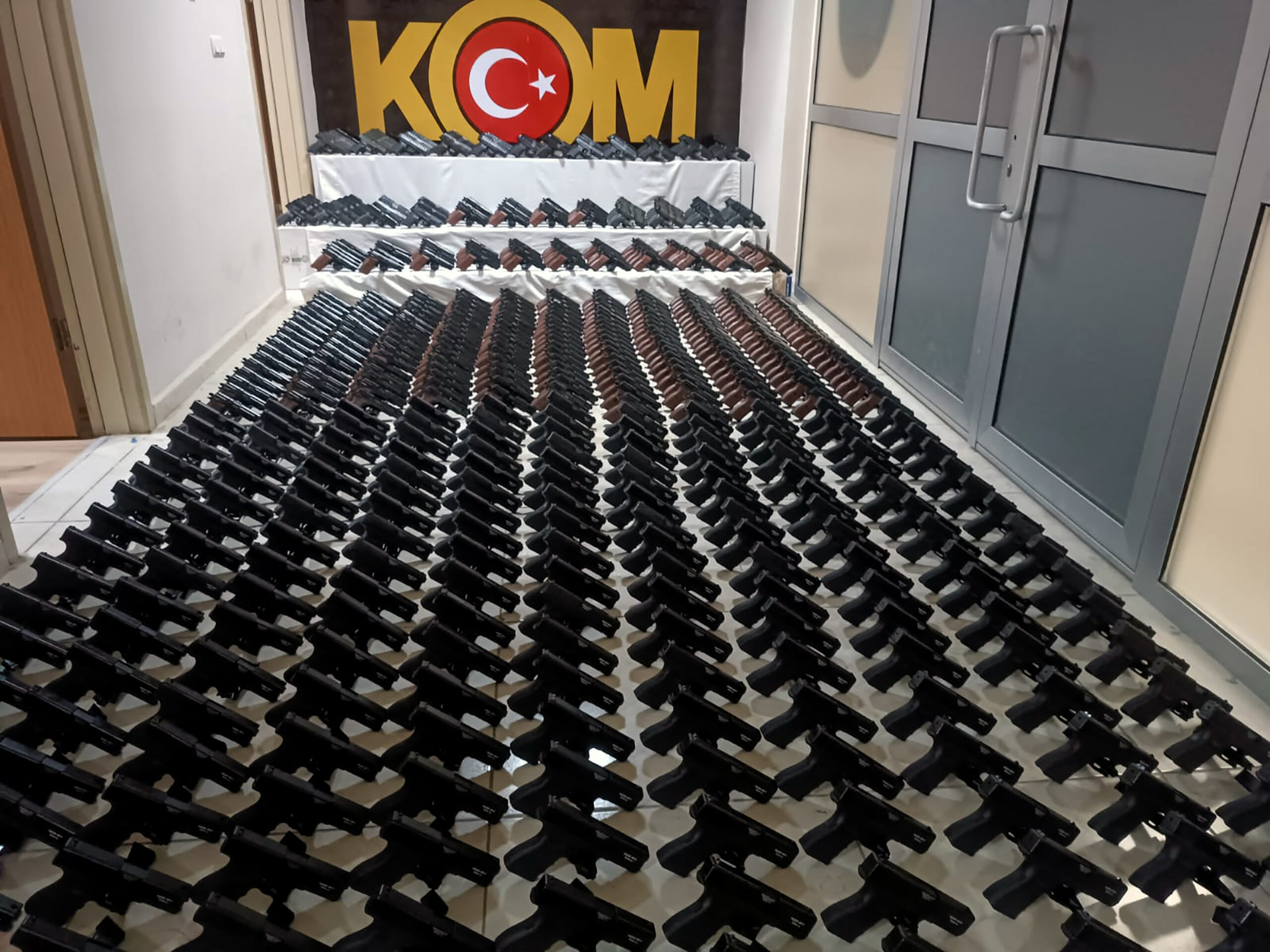 Adana merkezli İstanbul, Konya, Hatay, Mersin ve Kilis’i kapsayan operasyonda,