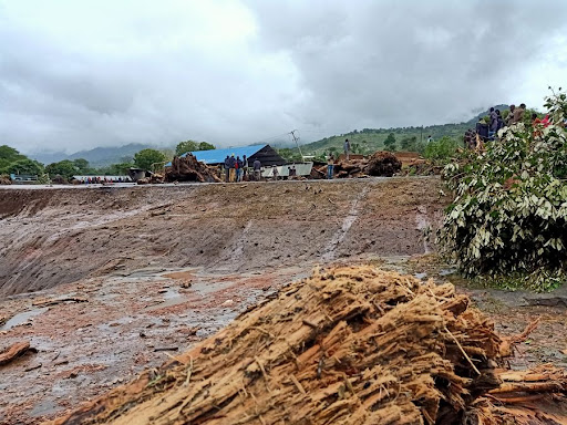 Kenya’nın Elgeyo Marakwet bölgesinde şiddetli yağışların ardından meydana gelen heyelanda