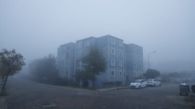 Edirne Keşan'da sabah saatlerinde yoğun sis etkili oldu, görüş mesafesi