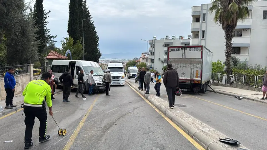 Fethiye ilçesinde freni arızalanan bir kamyon, kontrolden çıkarak karşı şeritte