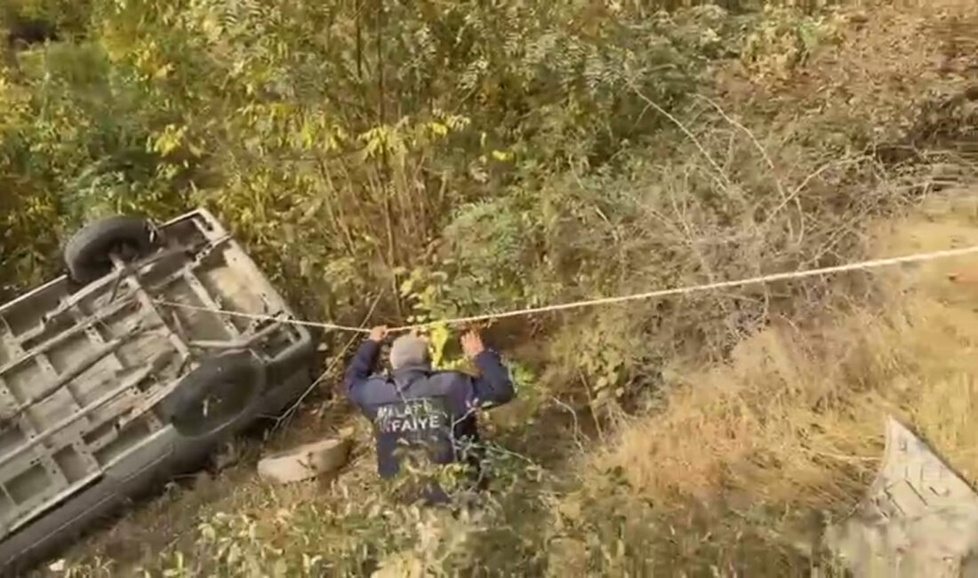 Malatya Taşbaşı Mahallesi'nde sabah saatlerinde meydana gelen trafik kazasında, sürücüsünün