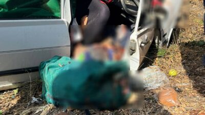 Manisa'nın Kula ilçesinde meydana gelen trafik kazasında yoldan çıkarak takla