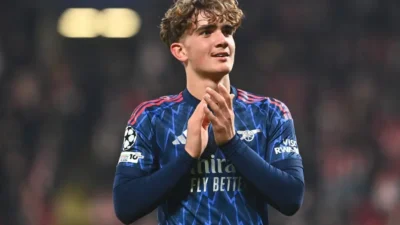 Arsenal’in 15 yaşındaki futbolcusu Max Dowman, Slavia Prag karşısında forma