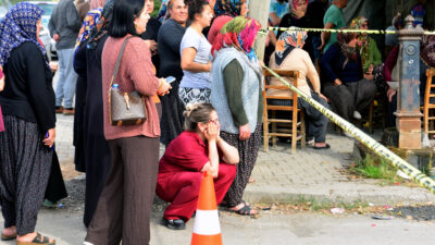 Adana’da kahvehanede tartıştığı Sabahattin Mumcuoğlu’nu (58) cadde ortasında av tüfeğiyle