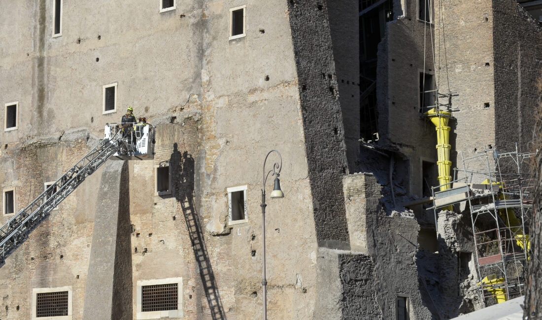 Torre dei Conti’de iki ayrı çökme, 66 yaşındaki Romanyalı işçi
