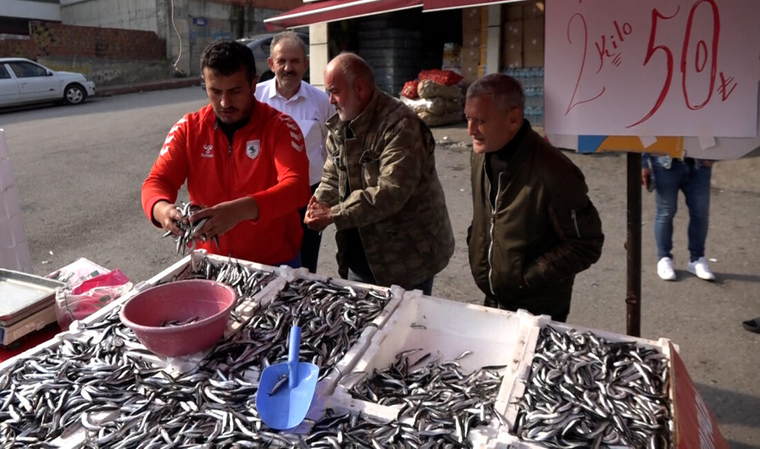 Samsunspor'un UEFA Konferans Ligi'ndeki galibiyetleri ve liderliği, kentteki balıkçı Habil