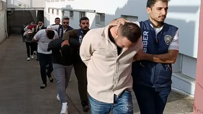 Adana’da “sazan sarmalı” yöntemiyle 7 milyon lira dolandıran 35 kişilik