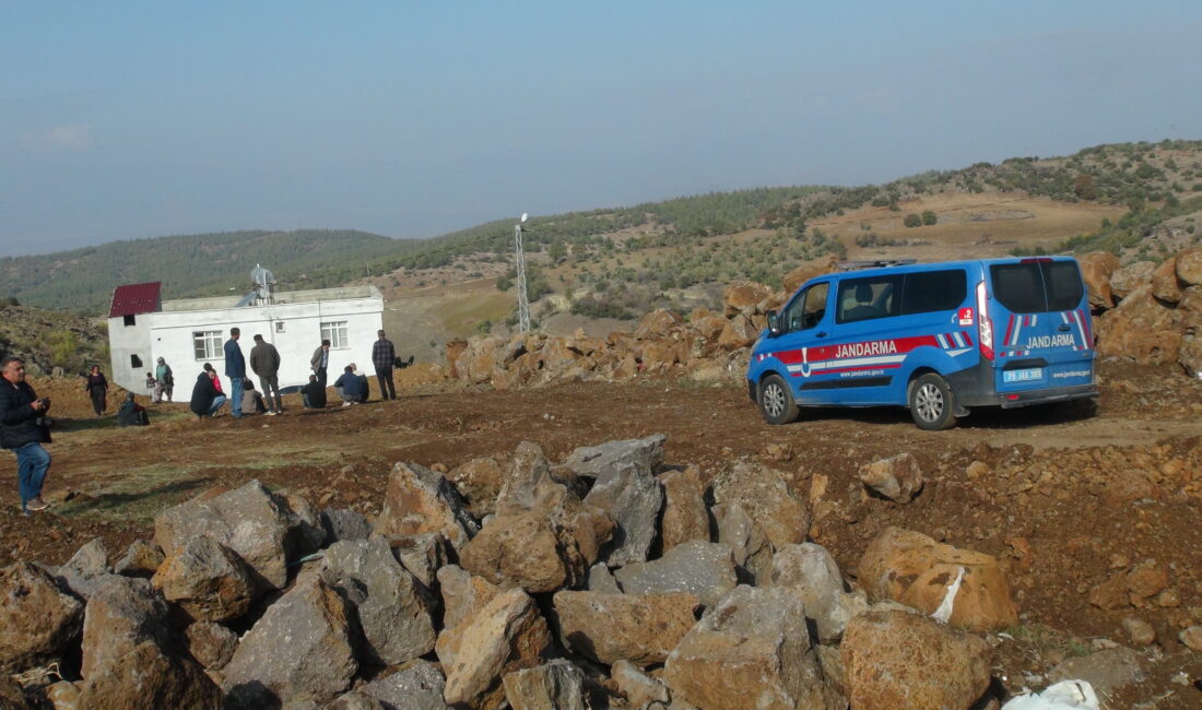 Husumetli iki kişi arasında çıkan tartışma av tüfeğiyle cinayete dönüştü.
