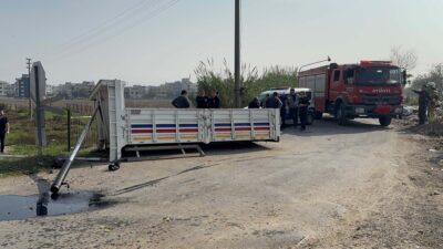 Turgutlu ilçesinde hemzemin geçitte bir yolcu treni, kamyonete çarptı. Çarpmanın