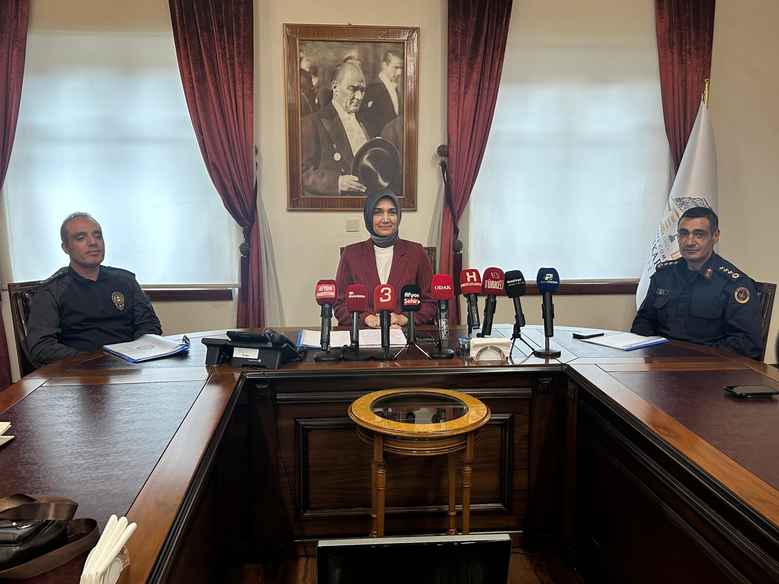 Afyonkarahisar Valisi Doç. Dr. Kübra Güran Yiğitbaşı, kent genelinde asayiş