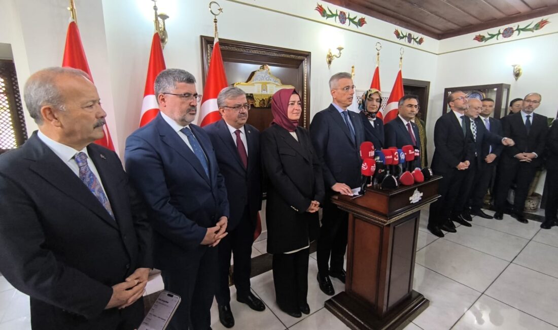 Afyonkarahisar’daki temaslarını sürdüren Sağlık Bakanı Prof. Dr. Kemal Memişoğlu, ziyaretlerinin