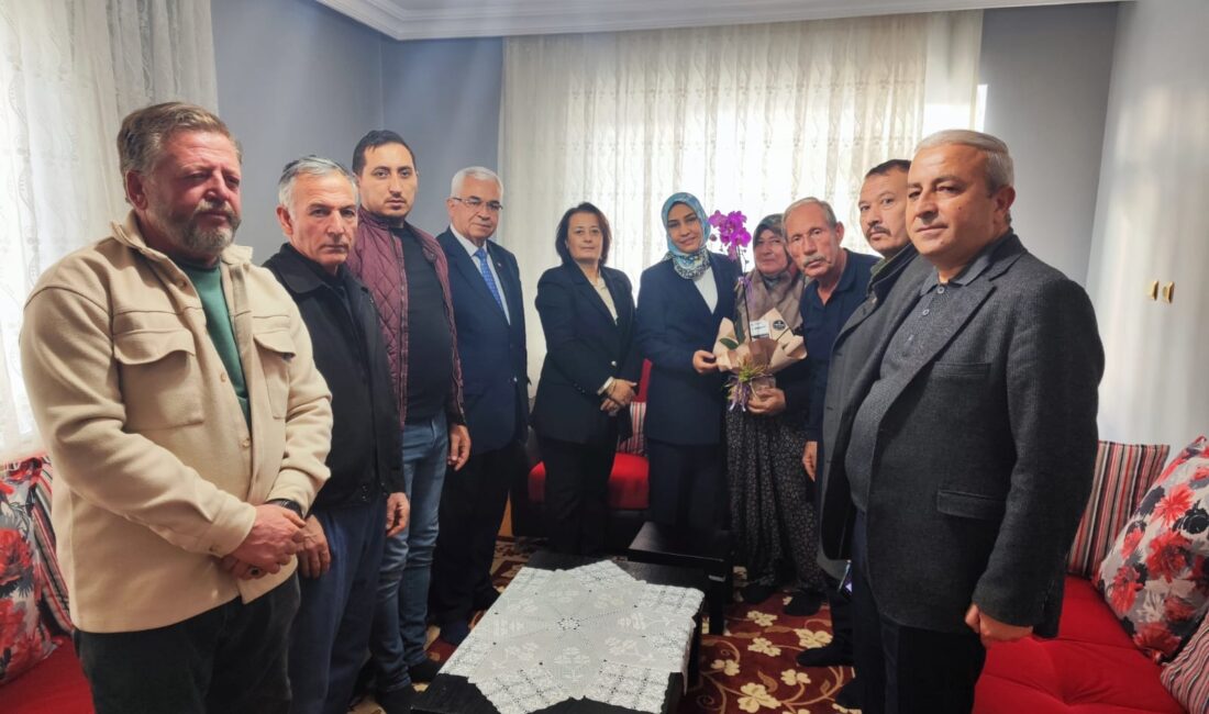 24 Kasım Öğretmenler Günü dolayısıyla AK Parti Afyonkarahisar İl Başkanlığı,