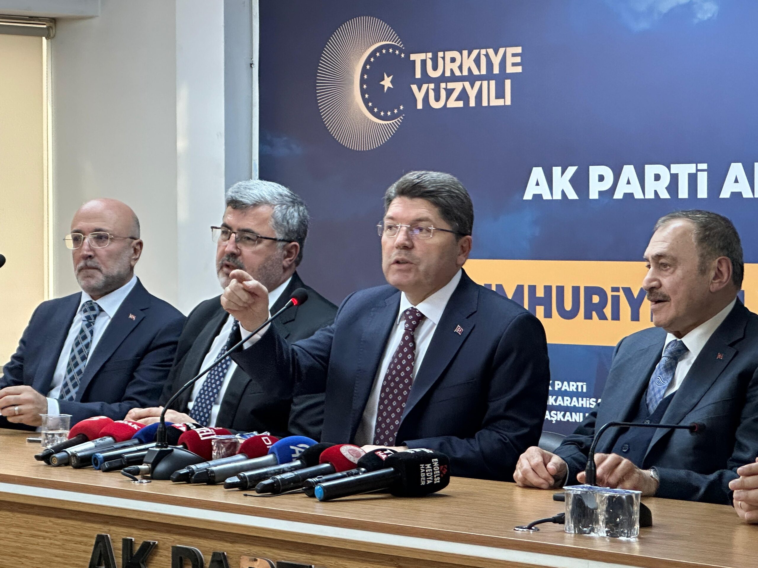 Bir dizi temaslarda bulunmak üzere Afyonkarahisar’a gelen Adalet Bakanı Yılmaz