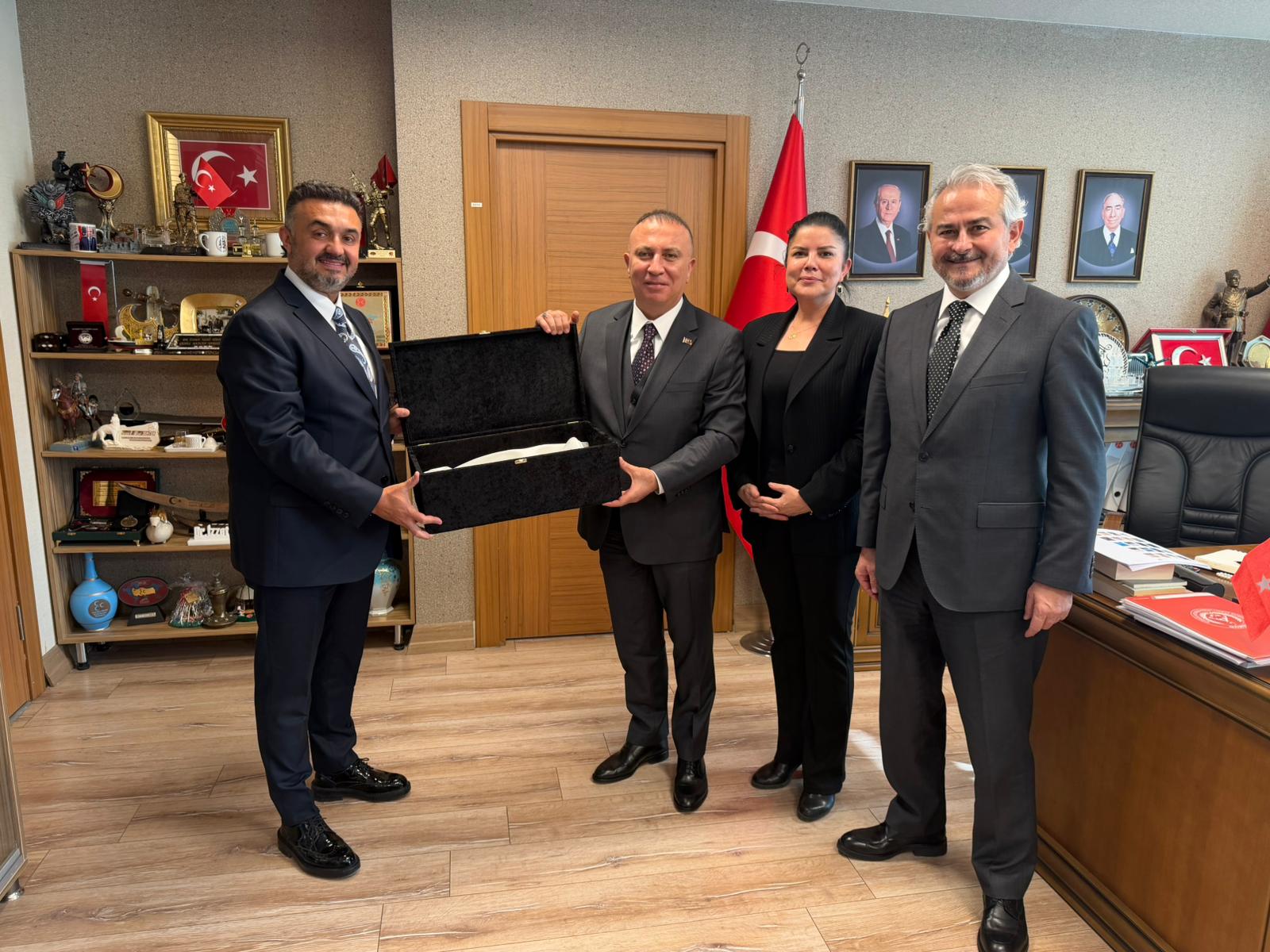 Kanal 3 Yönetim Kurulu Başkanı Kadir Sayın, Genel Müdür Selcen