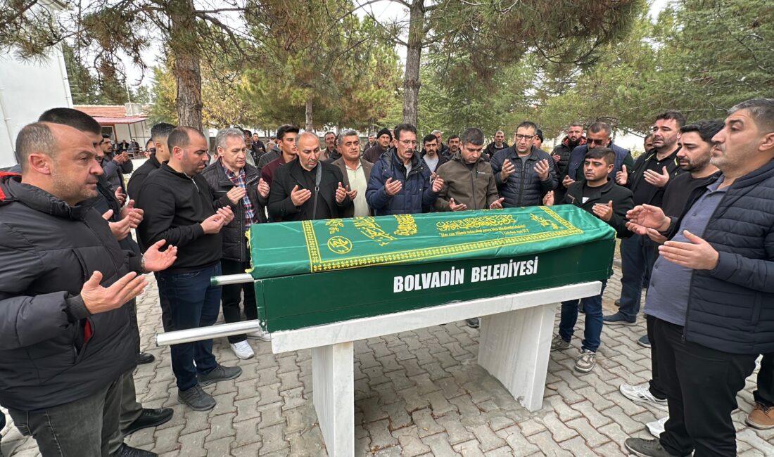 Fatih’te kaldıkları otelde rahatsızlanarak hastaneye kaldırılan iki kardeş ile annelerinin