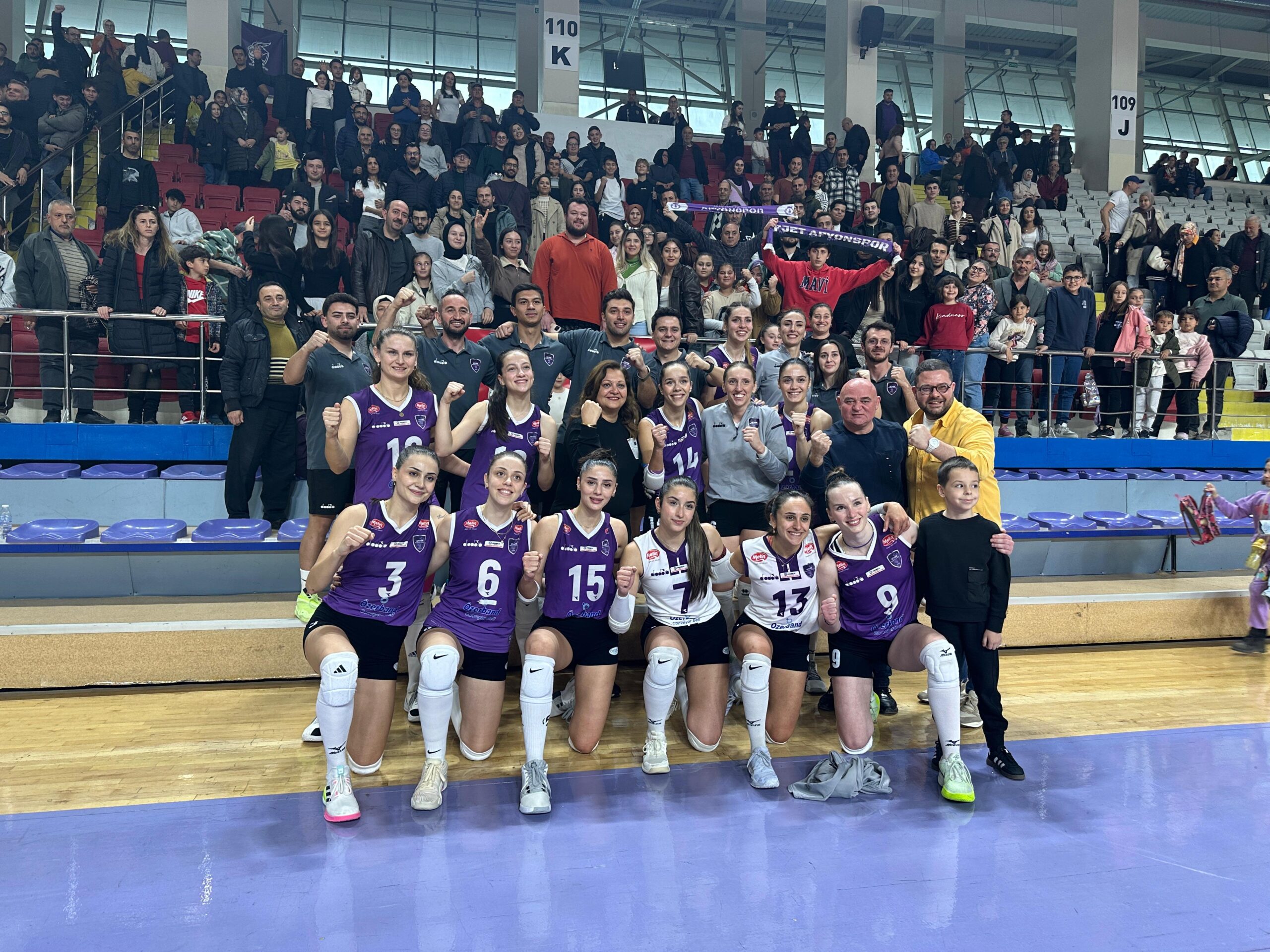 TVF Arabica Coffee House Kadınlar Voleybol 1. Ligi’nde mücadele eden