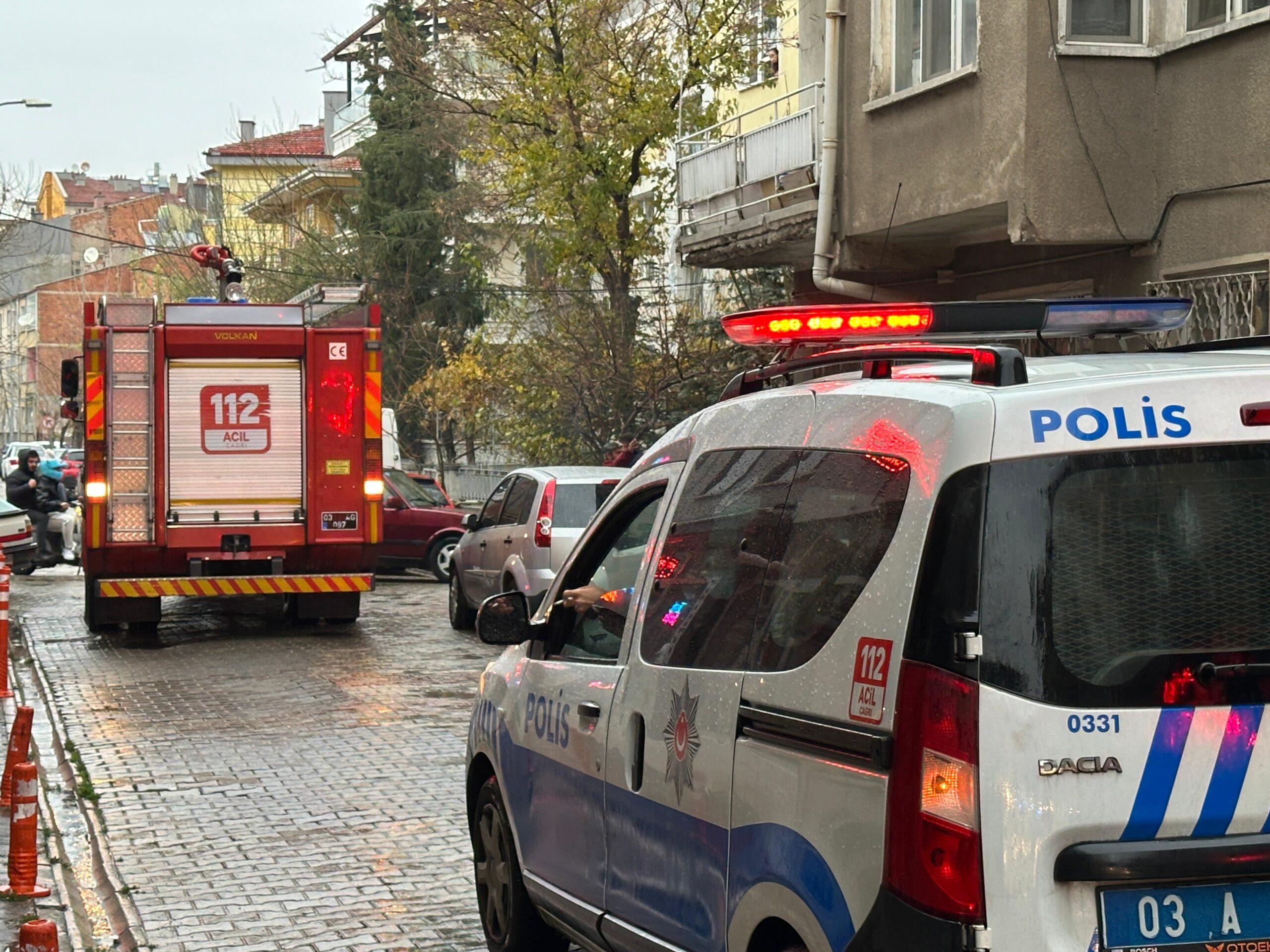 Afyonkarahisar’ın Marulcu Mahallesi’nde bulunan bir müstakil evde, eski tip ocaktan