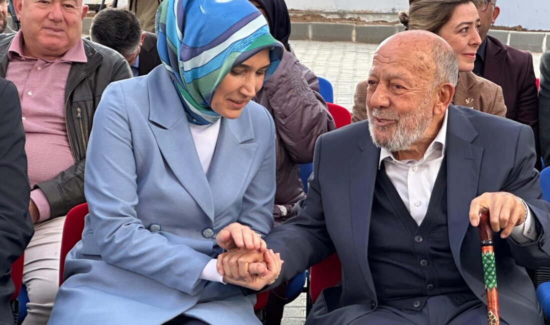 Afyonkarahisar’da hayırsever Evren ailesi tarafından yaptırılan Yakup Evren Ortaokulu, 24