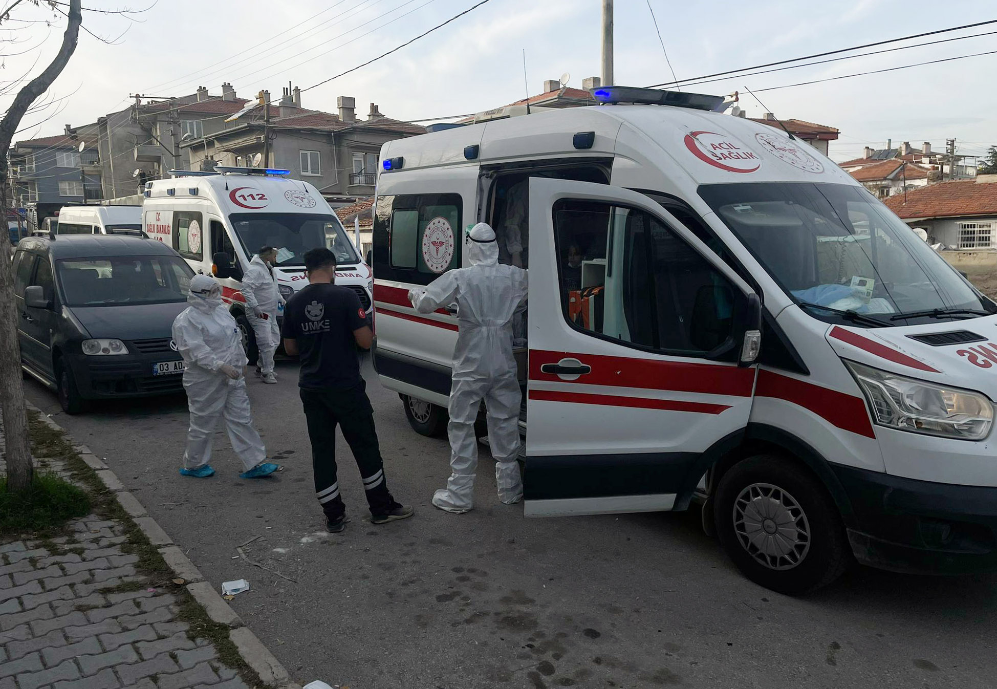 Afyonkarahisar’da yedikleri patates kızartmasından sonra fenalaşan anne ve 3 çocuğu,