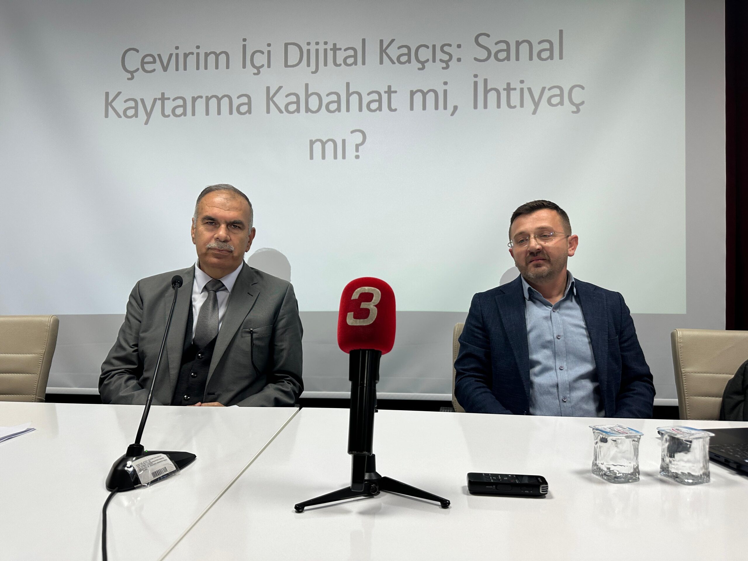 Afyon Kocatepe Üniversitesi Bilim İletişimi Koordinatörlüğü tarafından organize edilen Bilim