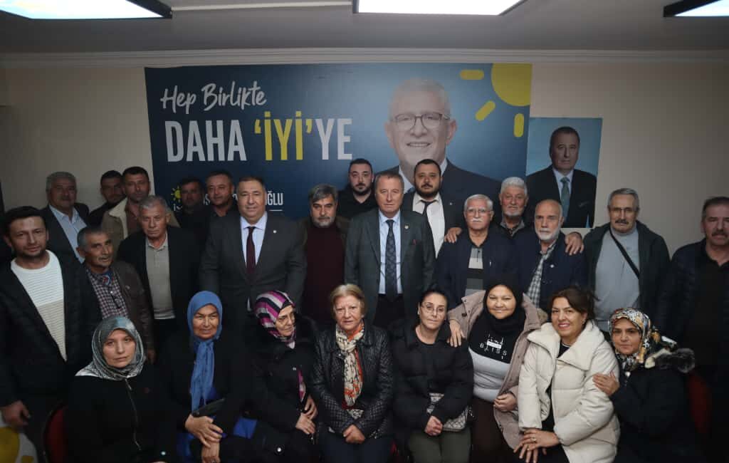 Partisinin ilçelerde gerçekleştirdiği programlara katılan İYİ Parti Genel Başkan Yardımcısı
