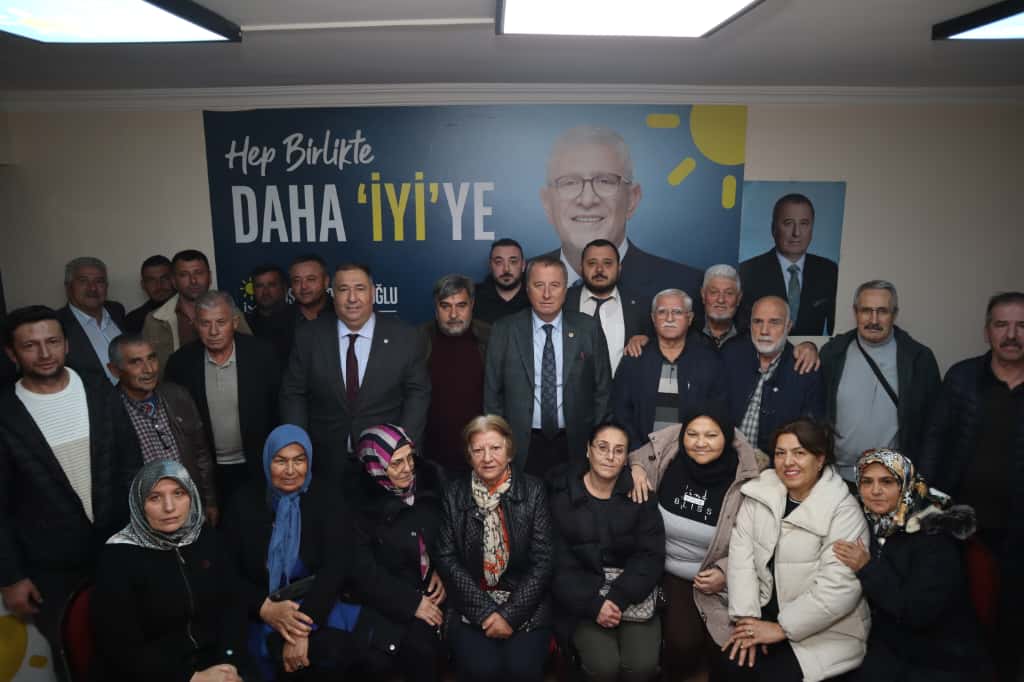 Partisinin ilçelerde gerçekleştirdiği programlara katılan İYİ Parti Genel Başkan Yardımcısı