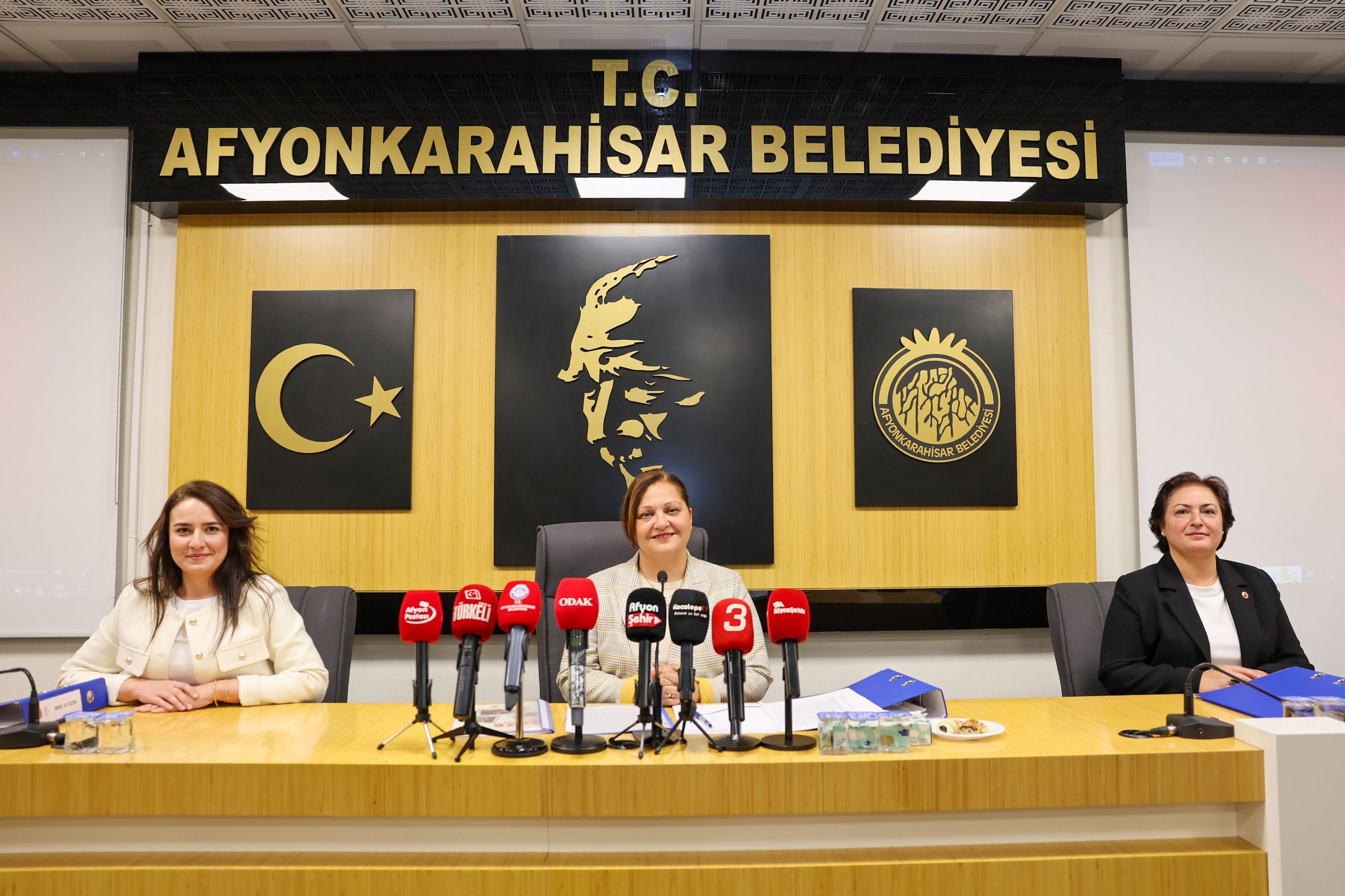 Afyonkarahisar Belediye Meclisi Kasım ayı olağan toplantısı, Belediye Başkanı Burcu