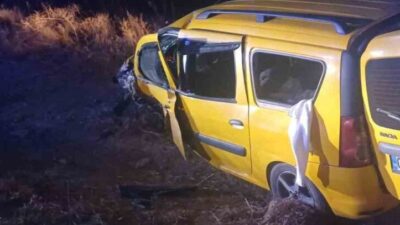 Afyonkarahisar’da ticari taksi ile otomobilin çarpıştığı kazada 1 çocuk hayatını