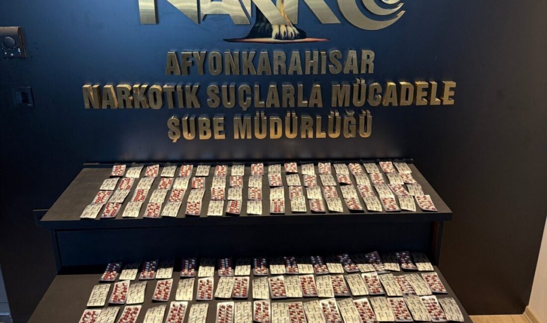 AFYONKARAHİSAR (AA) – Afyonkarahisar'da düzenlenen uyuşturucu operasyonunda yakalanan 2 şüpheli