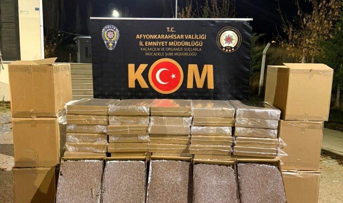 Polis ekipleri tarafından durdurulan iki araçta yapılan aramada yaklaşık 300