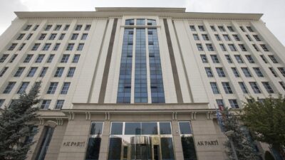 AK Parti'de Bitlis, Çanakkale, Elazığ, Niğde ve Tunceli il başkanlıklarına