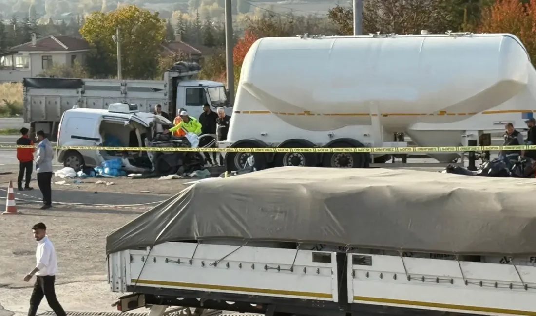 Ankara'nın Kahramankazan ilçesinde yürek yakan bir trafik kazası meydana geldi.