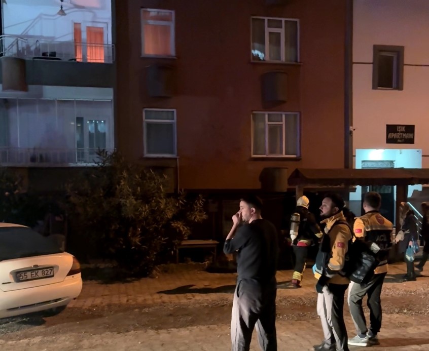 Ordu'da Beş katlı bir binanın ikinci katında çıkan yangın sonucu