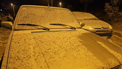 Elazığ’da gece saatlerinde etkili olan toz taşınımı, sağanak yağışla birleşince