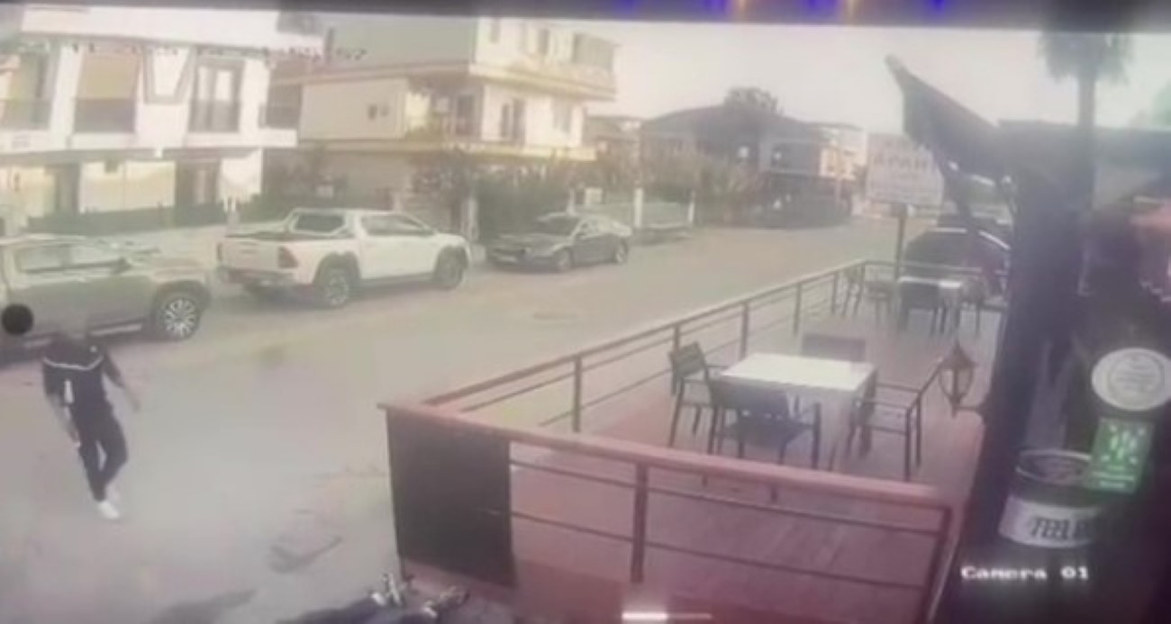 Antalya'da bir kişi aralarındaki husumeti sonlandırmak için buluştuğu kuzenini silahla