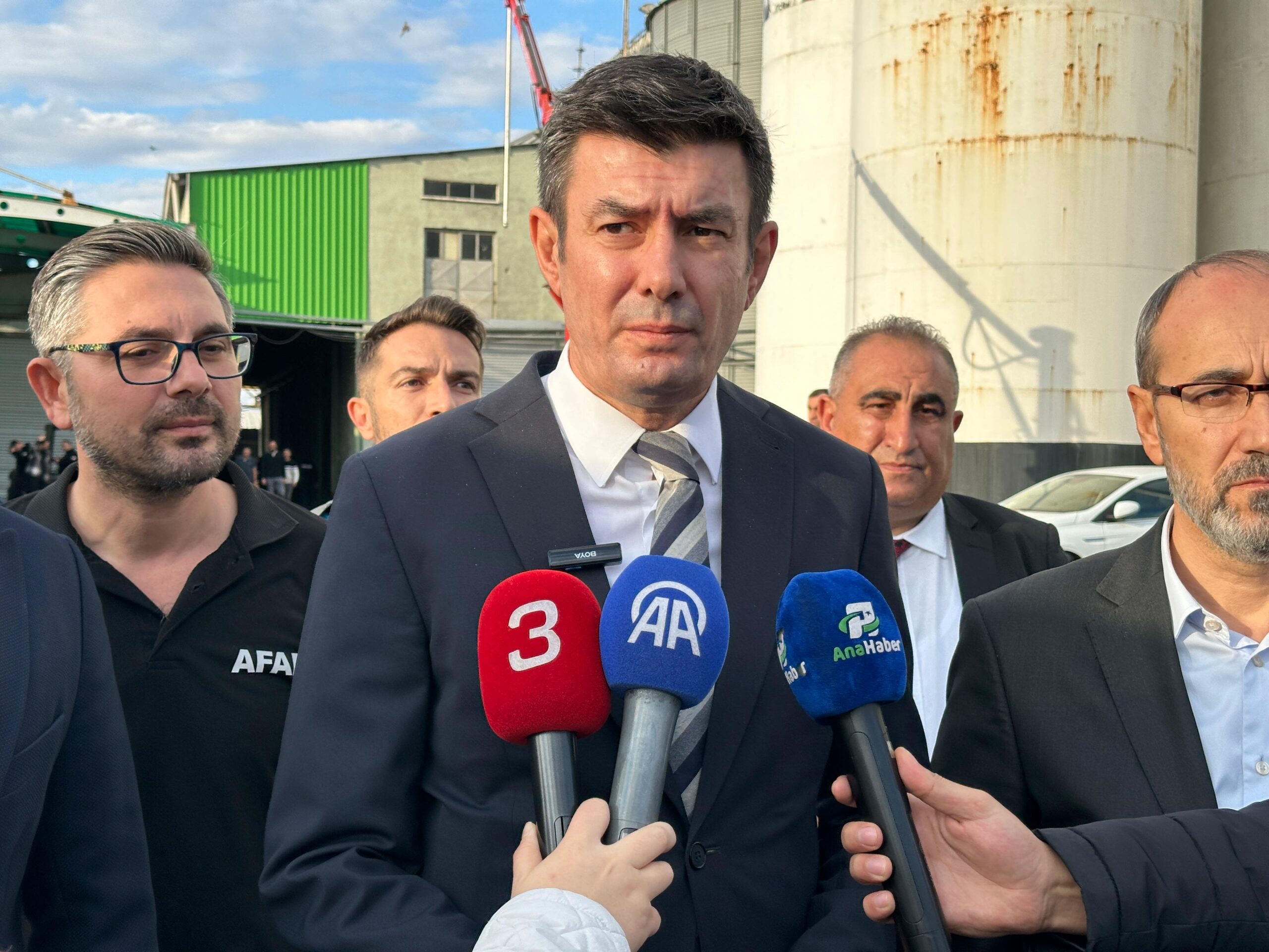 Afyonkarahisar Organize Sanayi Bölgesi’nde bir yağ fabrikasında patlama meydana geldi.