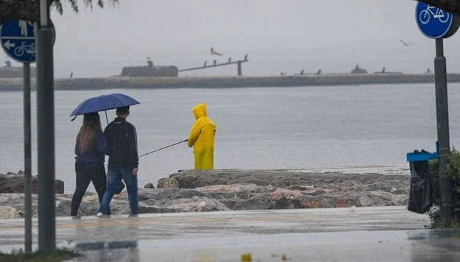 Yeni haftada sıcaklıklar mevsim normallerinin üzerinde devam edecek, ancak salıdan
