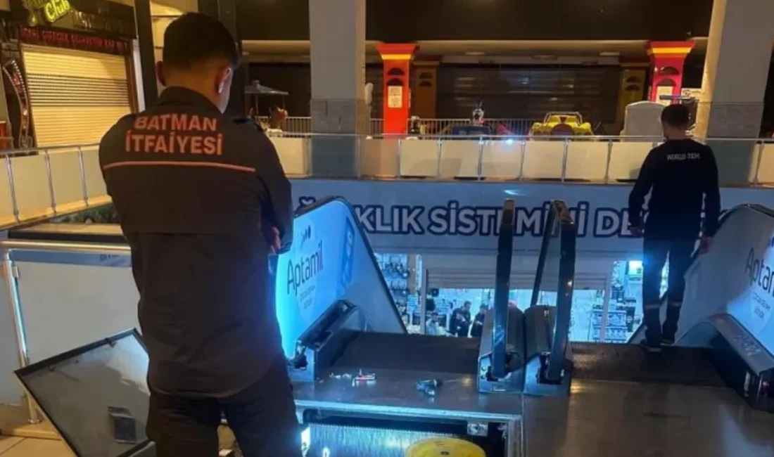 Batman'daki bir AVM'de yürüyen merdivende düşen 2 yaşındaki Dilan Seyran