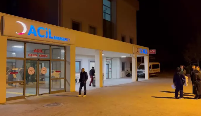 Adıyaman'ın Besni ilçesinde erkek ve kız öğrenci yurtlarında akşam yemeğinin